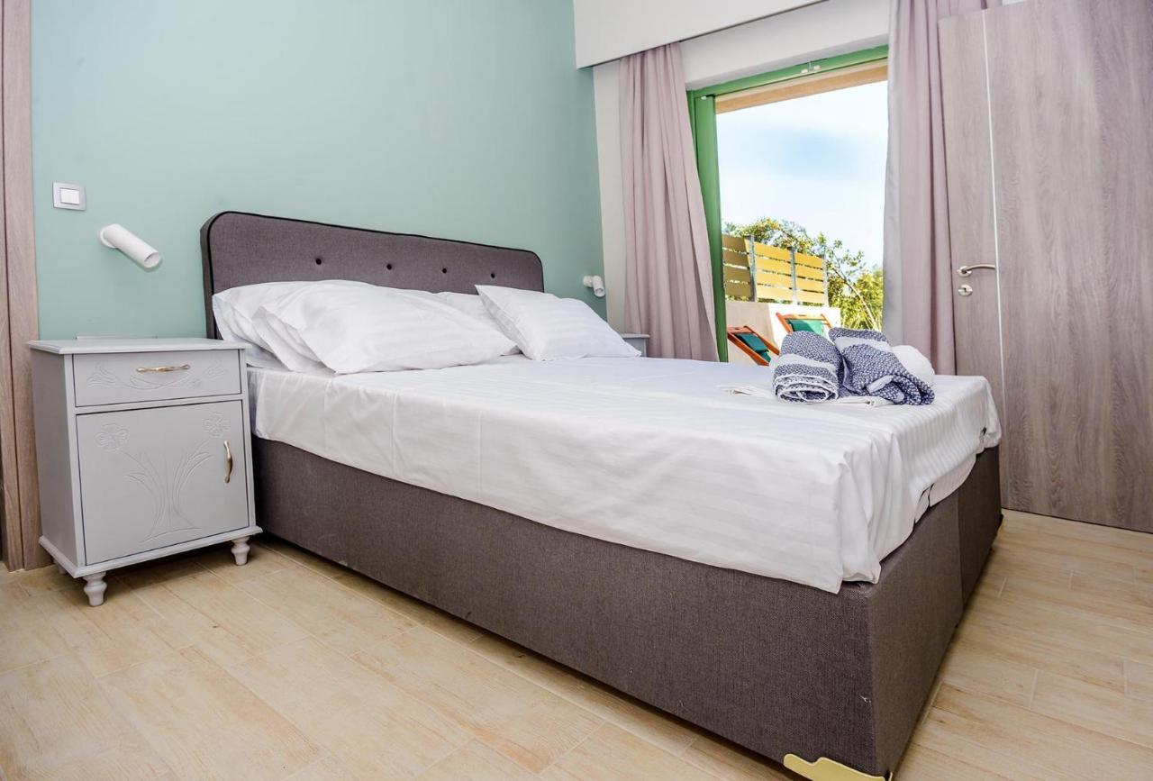 Tzogias Apartments Pan 拉瑟 外观 照片